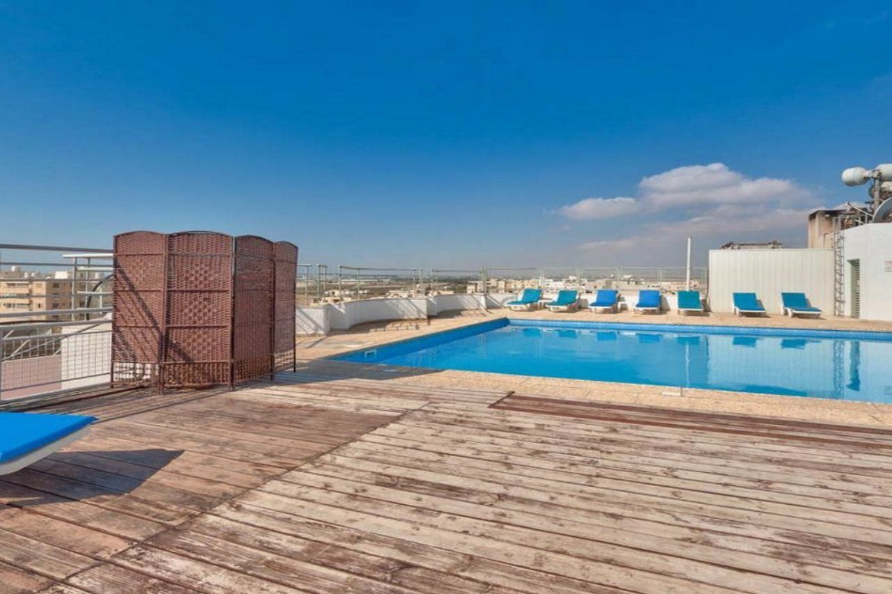 El Apartment