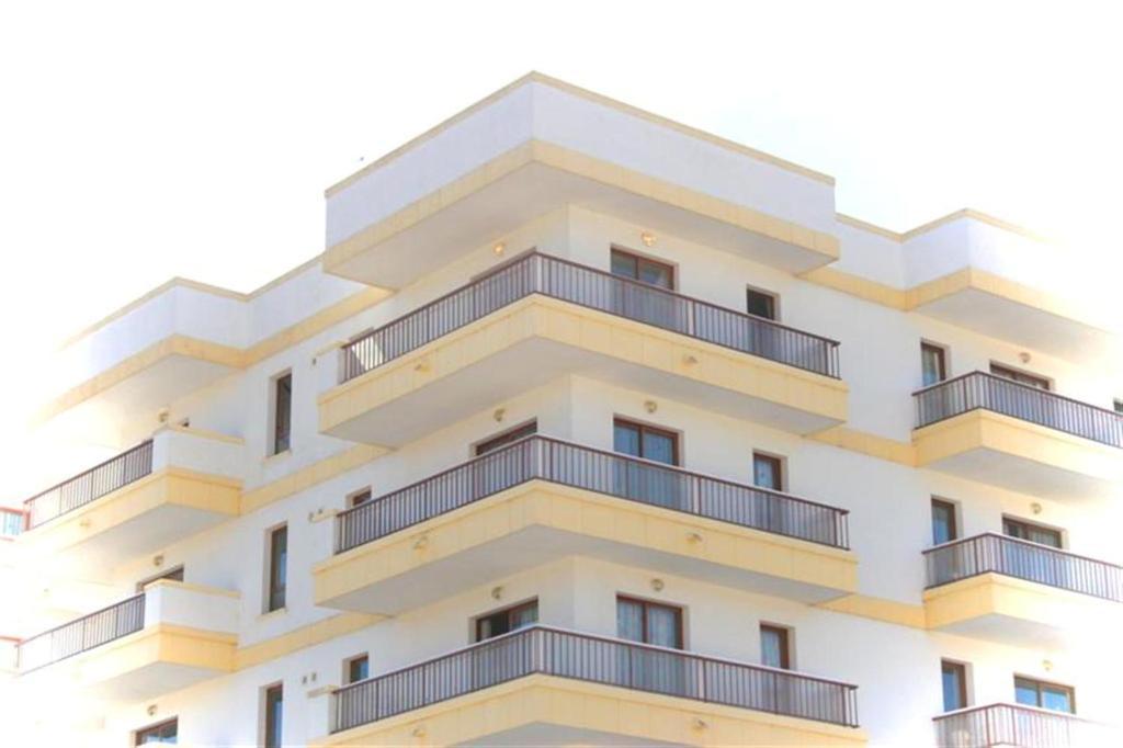 Apartment El *